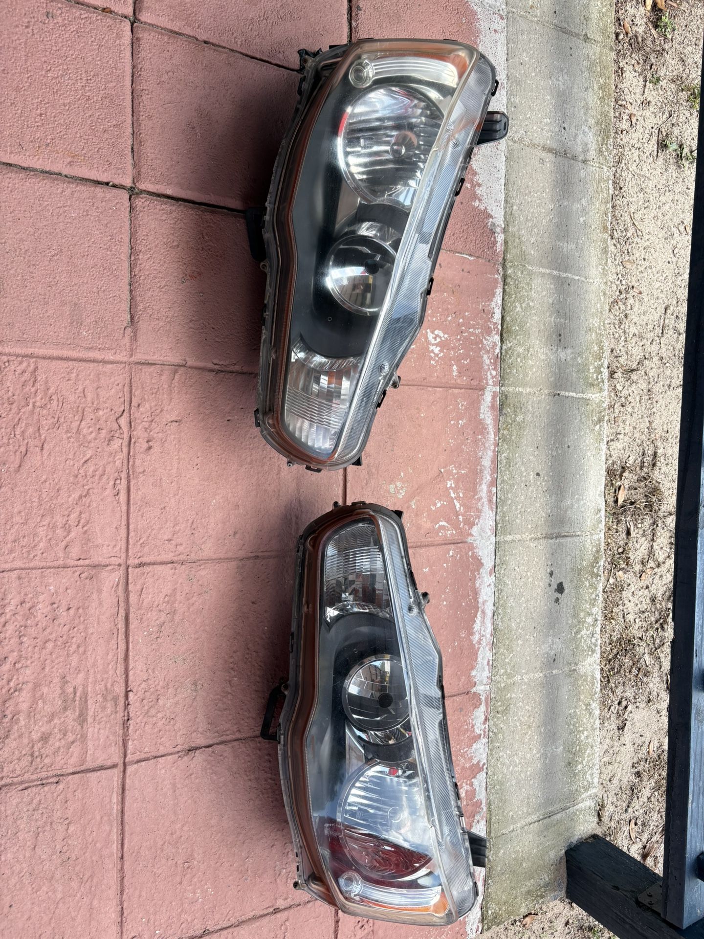 Mitsubishi Lancer headlights