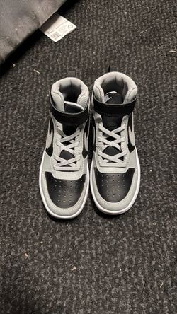 Nike High-Top Sneakers Gray and Black size 1Y