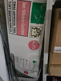 7.5ft prelit christmas tree