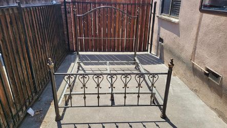 Queen Bed Frame Metal