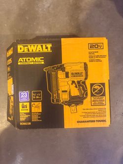 Dewalt 20v brushless 23ga pin nailer New