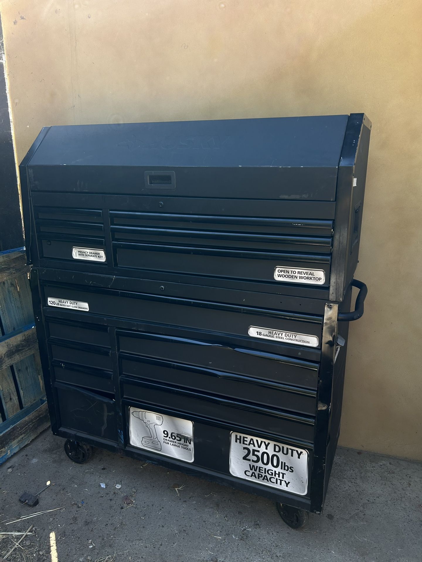 Huskey tool box