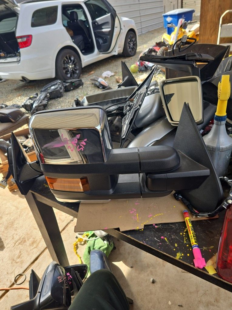2015 CHEVROLE SILVERADO SIERRA 2(contact info removed) TOWING MIRROR Right OEM 2016 2017 2018