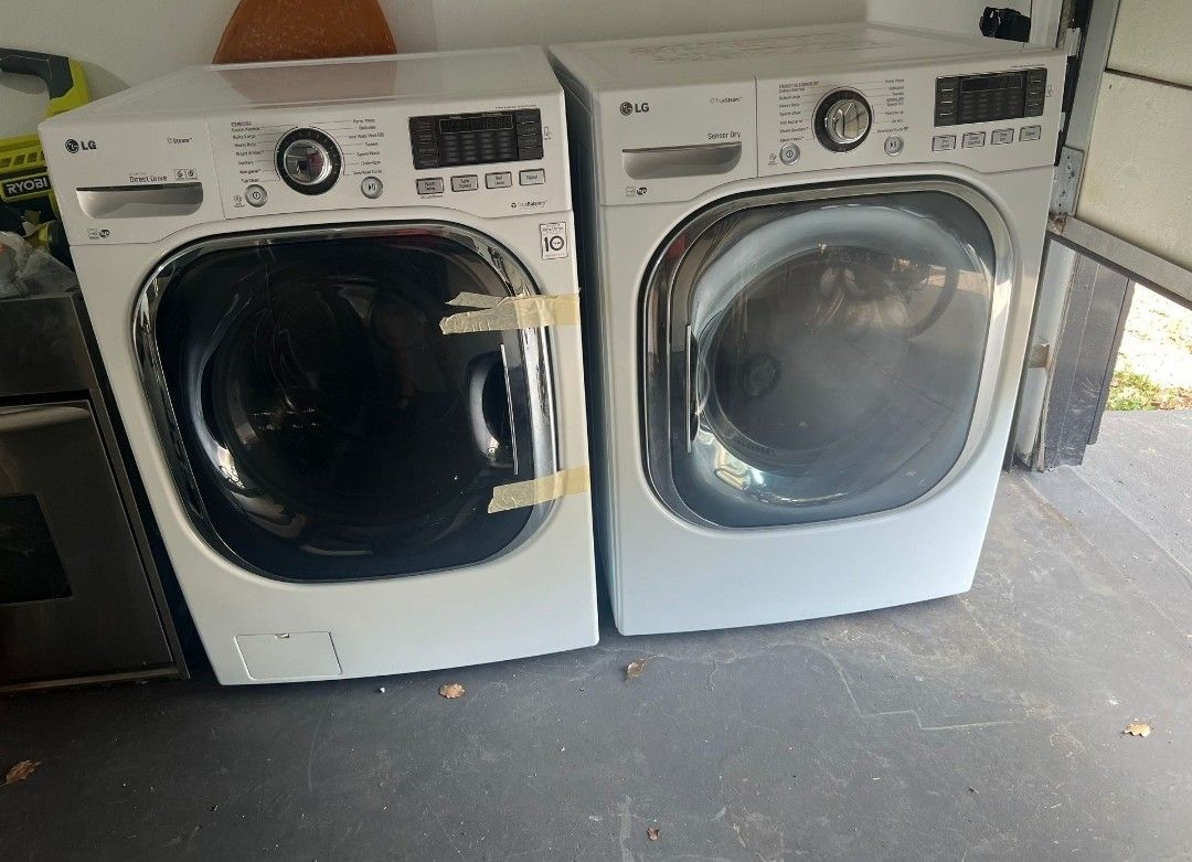 LG Washer And Dryer Set