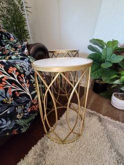 2 set end tables