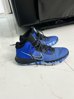 Brand new mens basketball shoe size 8