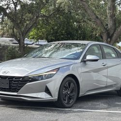 2022 HYUNDAI ELANTRA