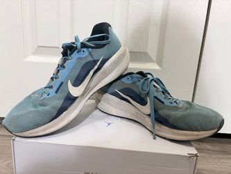 Nike men’s shoes 10.5