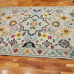 Beautiful Floral Rug 8x10 