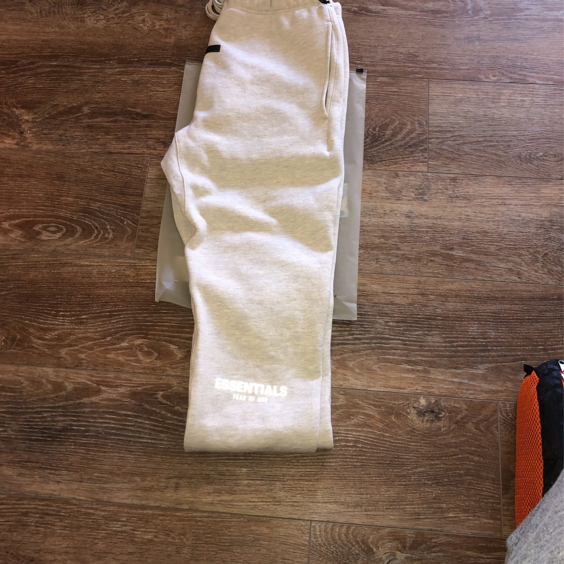 Essentials FOG  Jogger Off White / Oatmeal  Size S