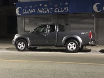 Nissan Frontier LE 4x4