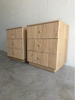 Modern Fluted Nightstands — Natural Oak End Tables — Engineered Wood — Brand New!