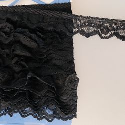 8 Yds of 1 1/8” Gathered Black Lace #022224A11