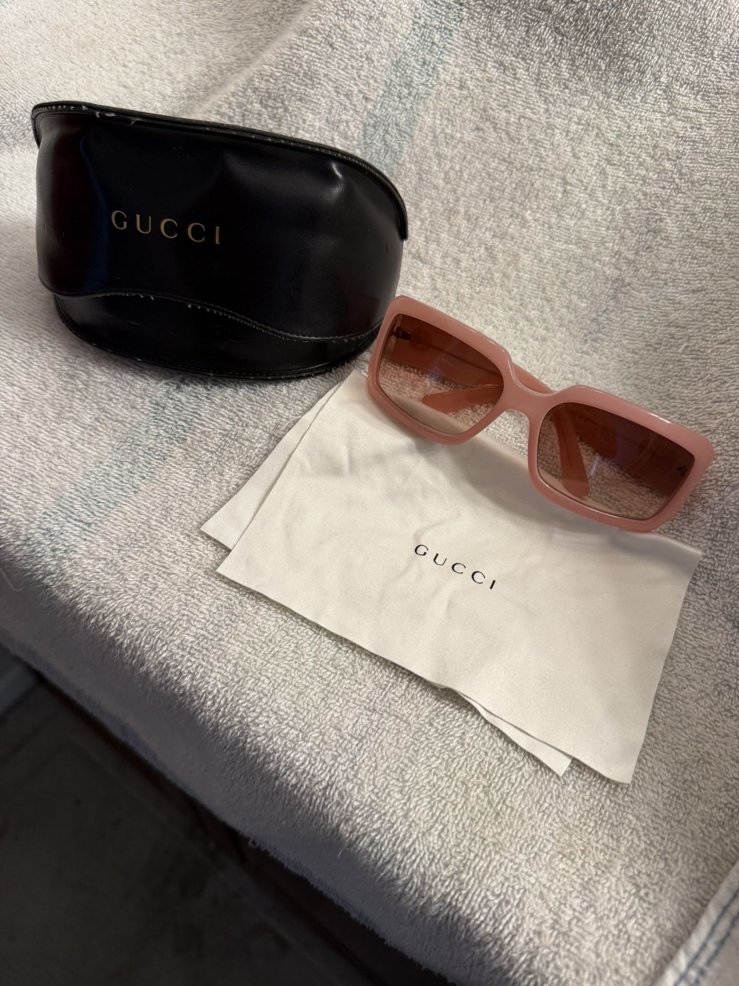 Gucci Sun Glasses. With Case And Dust Cloth.