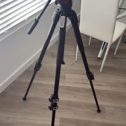 Manfrotto 190X3 Three Section Tripod with MHXPRO-2W Fluid Head