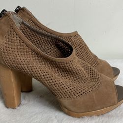 Banana Republic womens size 9.5 leather upper lattice suede 4” wooden heel shoes 