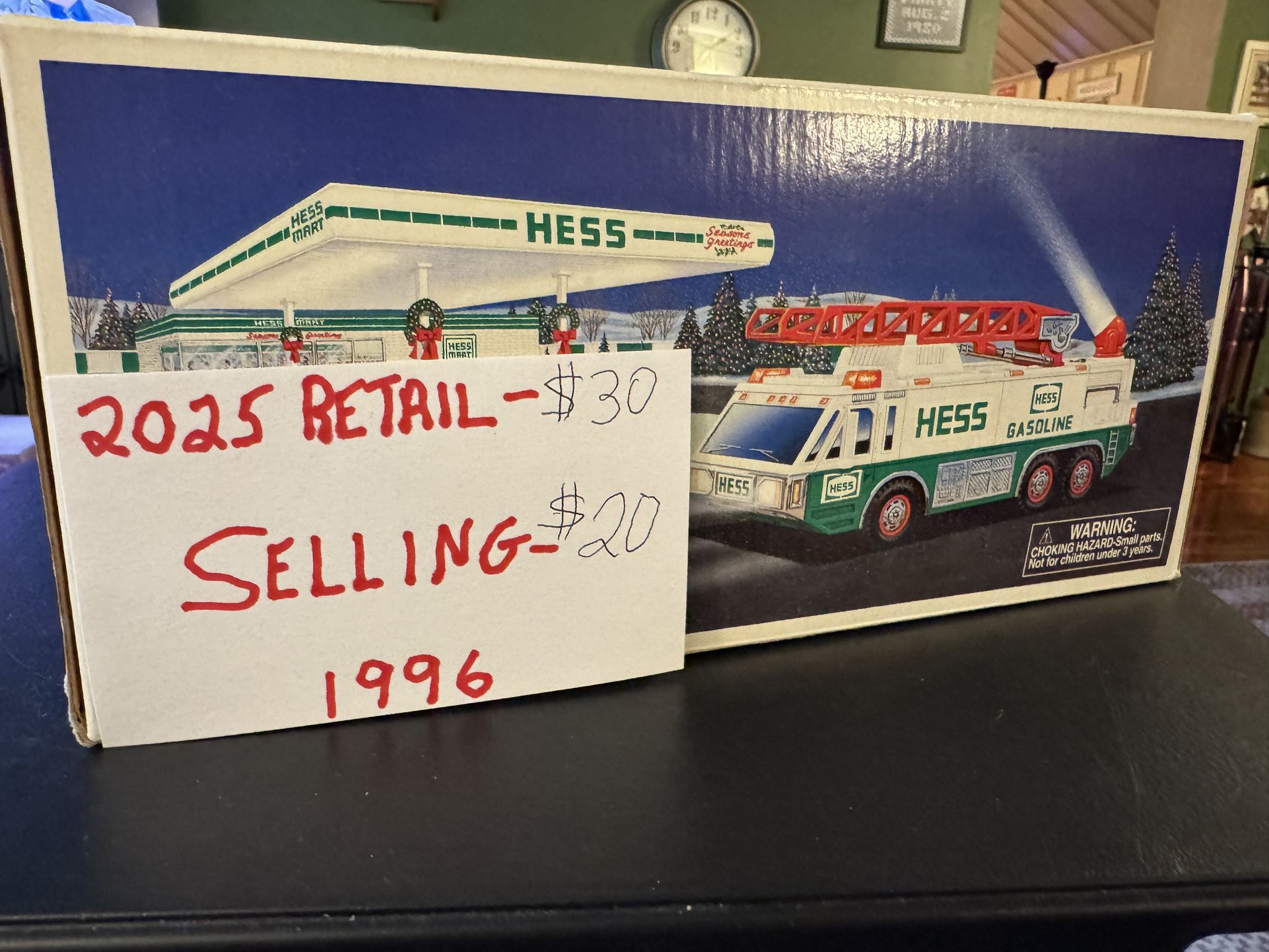 HESS TRUCK 1996. NIB.  - Toy -
