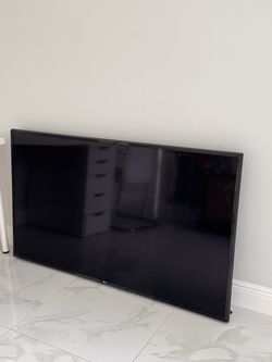 LG Flat Screen Smart TV 65 inch