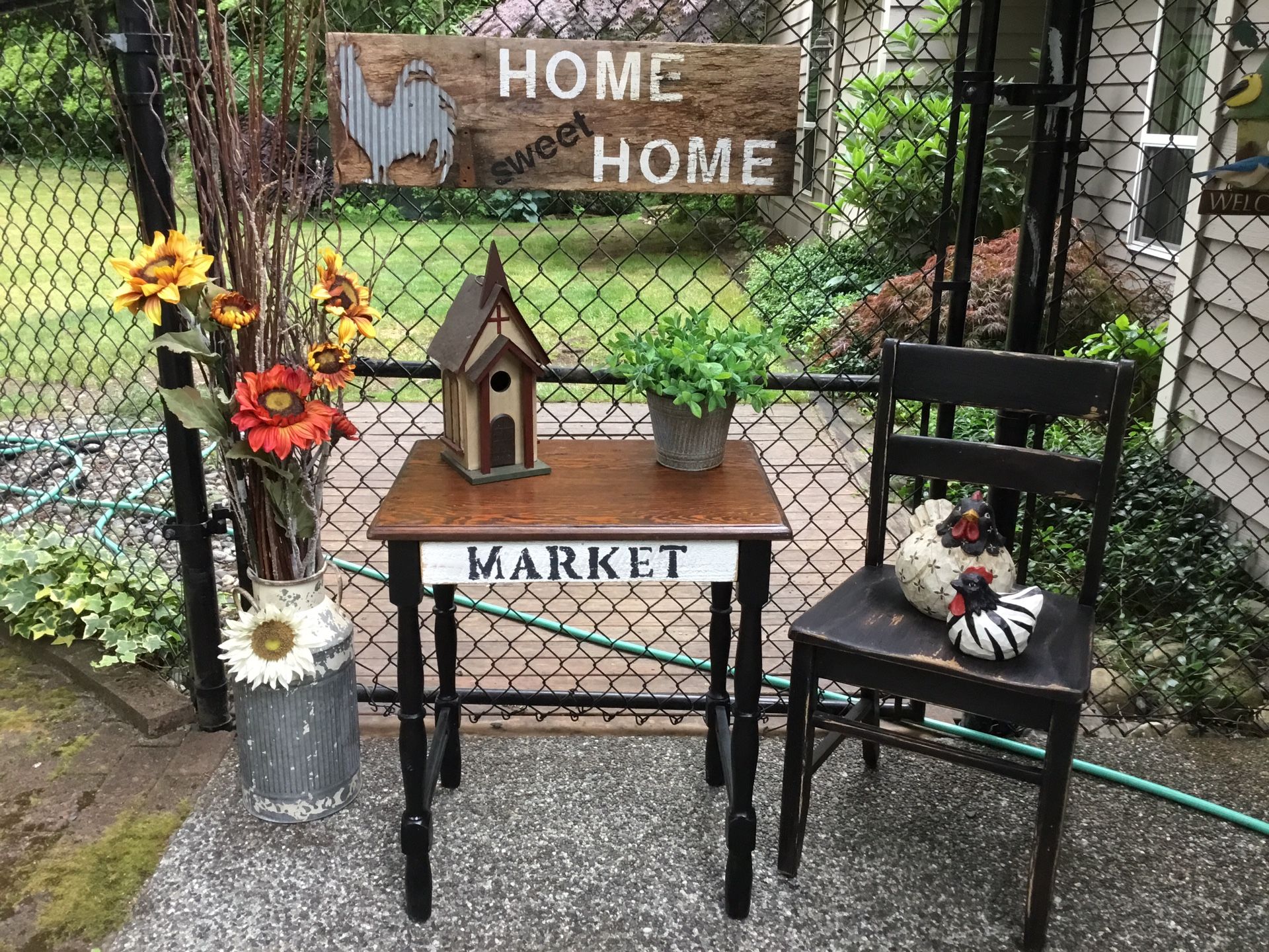 Adorable Farmhouse Accent Table