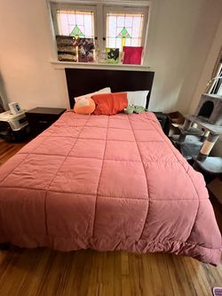 Dark brown queen bedroom set