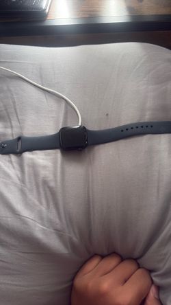 Apple Watch SE 40mm aluminum case