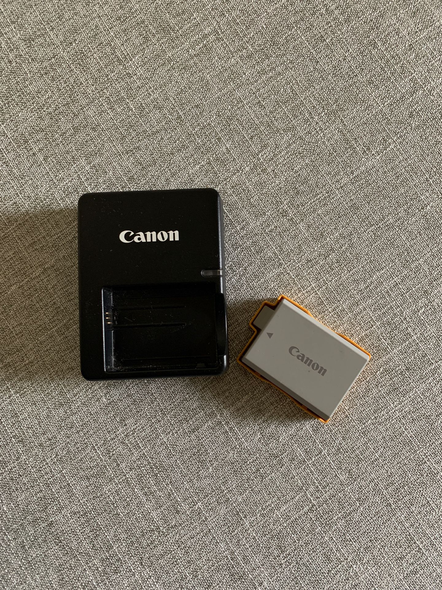 Canon LP-E5 Battery & Charger