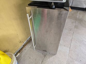 Marvel Ice maker Under cabinet stainless steel
