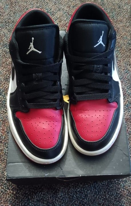 JORDAN 1 LOW BRED TOE 