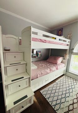 Rooms To Go Bunk Bed SLEEPS 3 - Twin Over Twin + Trundle + Stairs + Storage - $850