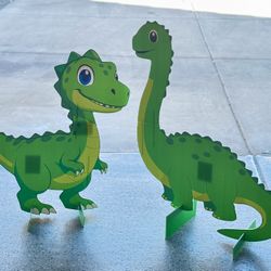 Dinosaur party items