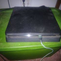 Playstation 4 slim 1TB