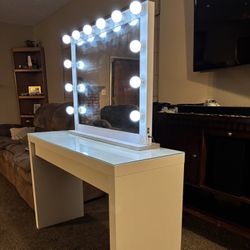Hollywood Makeup Vanity