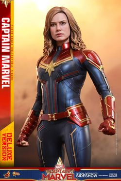 HOT TOYS CAPTAIN MARVEL MMS521 DELUXE VERSION