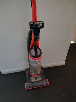 Carpet vacuum