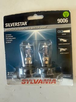 SYLVANIA 9006 SilverStar Halogen Headlight Bulb (Pack of 2) - 9006ST/2BP