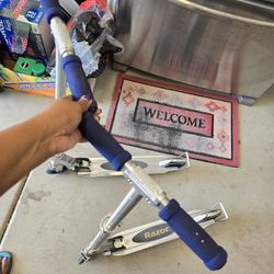 RAZOR SCOOTERS 