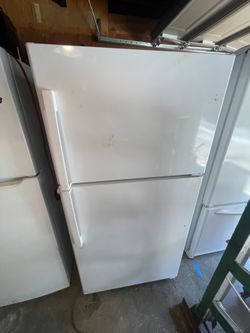 Top freezer refrigerator