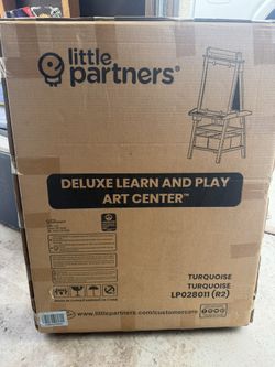 DELUXE LEARN AND PLAY ART CENTER