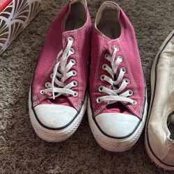 Used Converse Men’s Size 7 Women’s  Size 9 