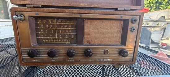 vintage Hallicrafters S-72 portable "suitcase" tube radio