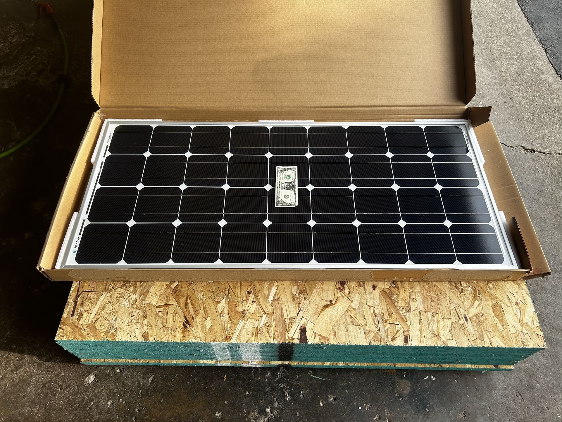 SOLAR PANELS - NEW