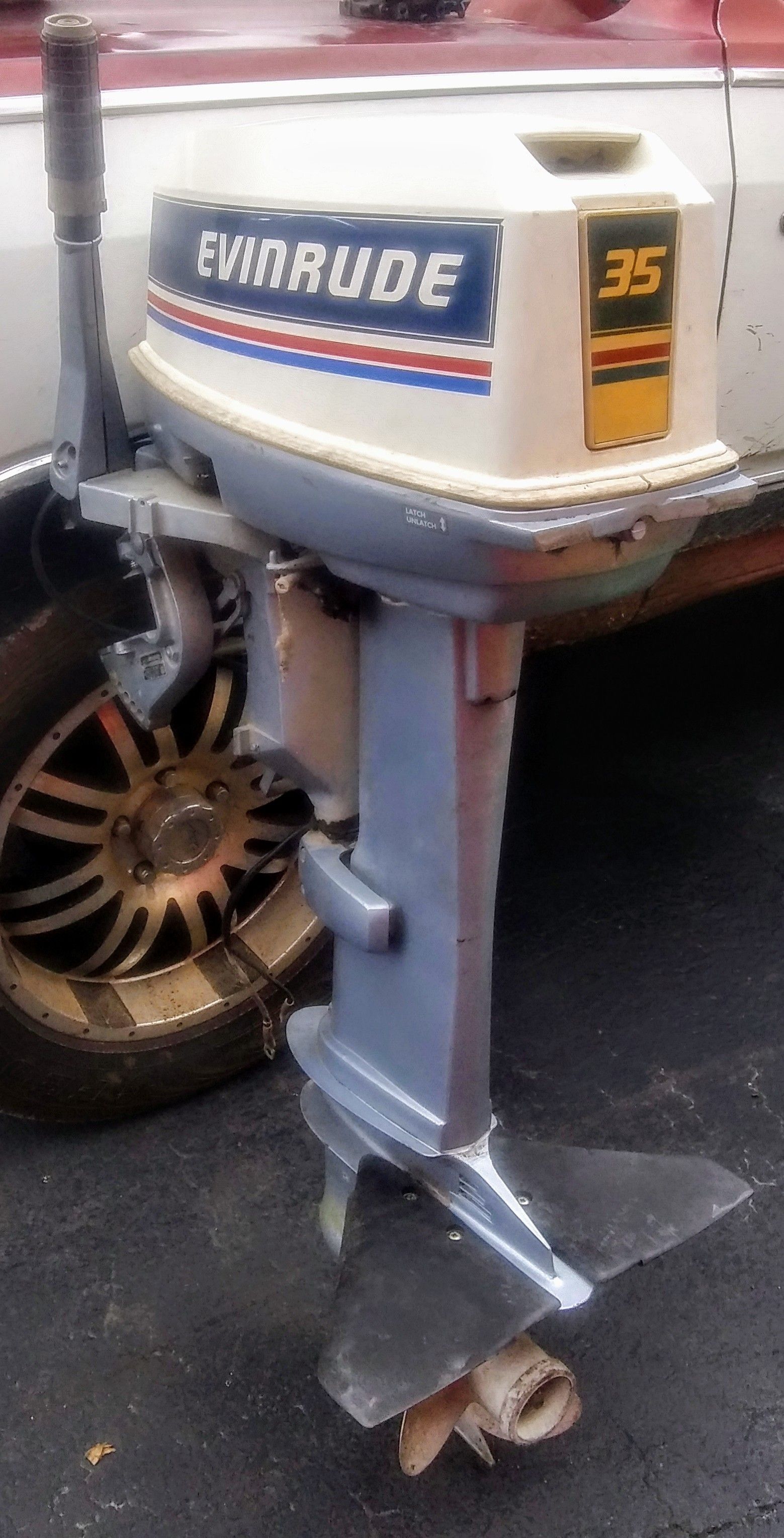 1983 EXCELLENT CONDITION EVINRUDE 35 HP OUTBOARD BOAT MOTOR - $1,500 OBO