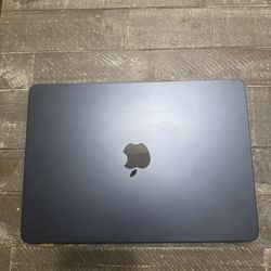 MacBook Air M2 13” Midnight Blue 8GB RAM 256GB SSD 