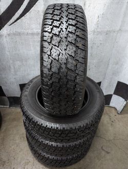 205/65r15 "Near Brand New" Winter Trax studded snow tires
