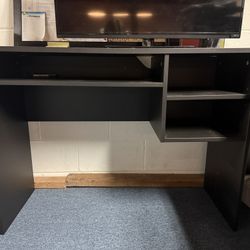 Black Desk