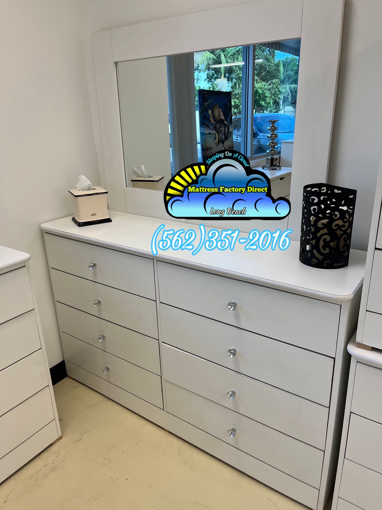 White Diamond Knob 8 Chest W/ Mirror 🚚