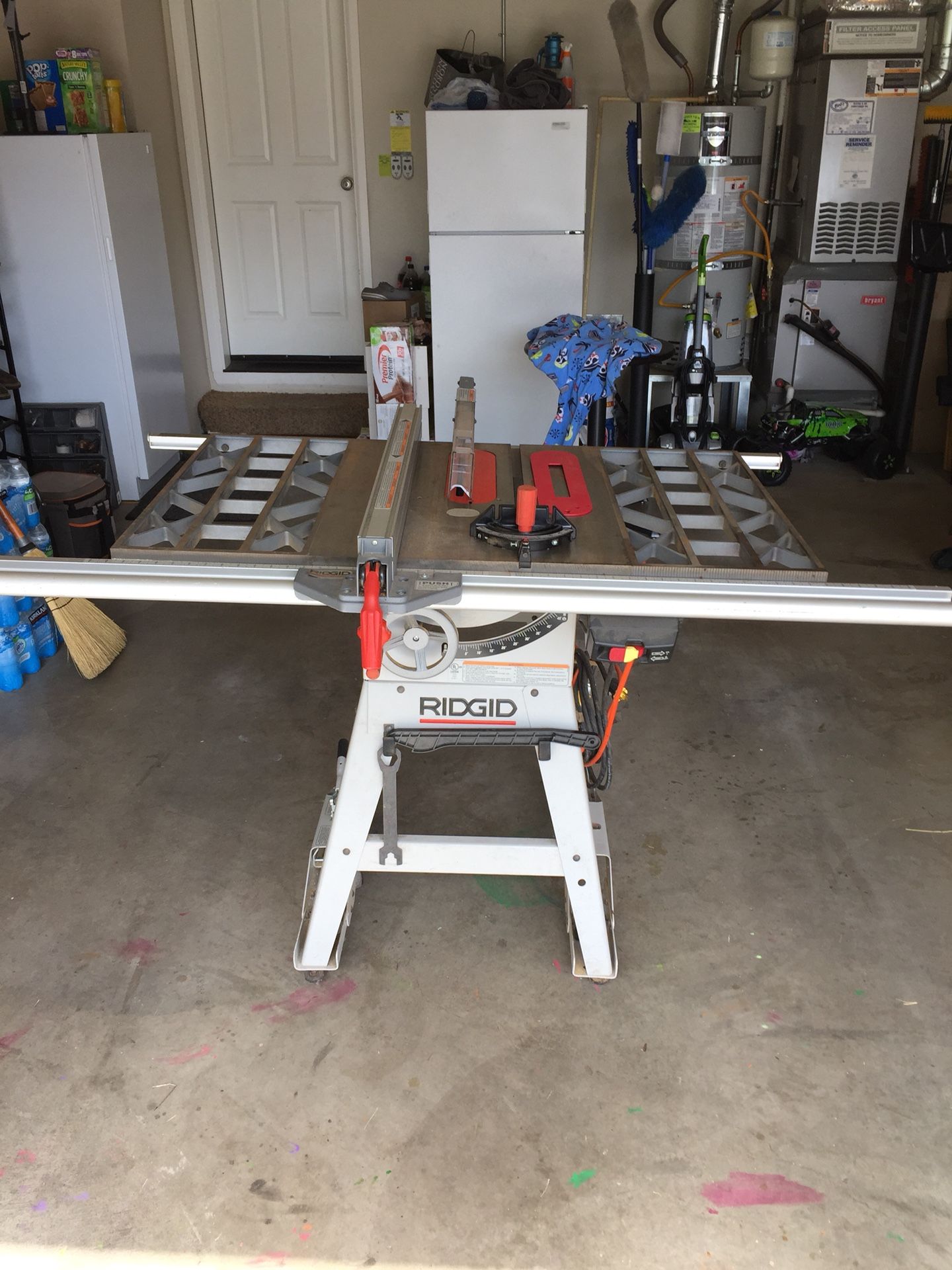 Rigid TS2424 10 inch Contractors Table Saw 110v/220v