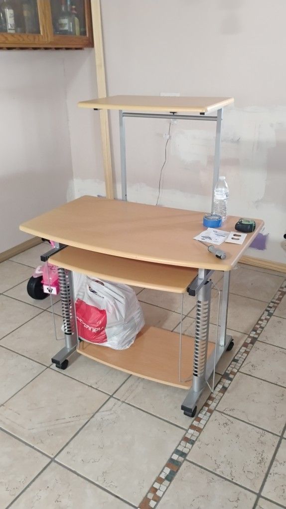 Office Desk With Wheels