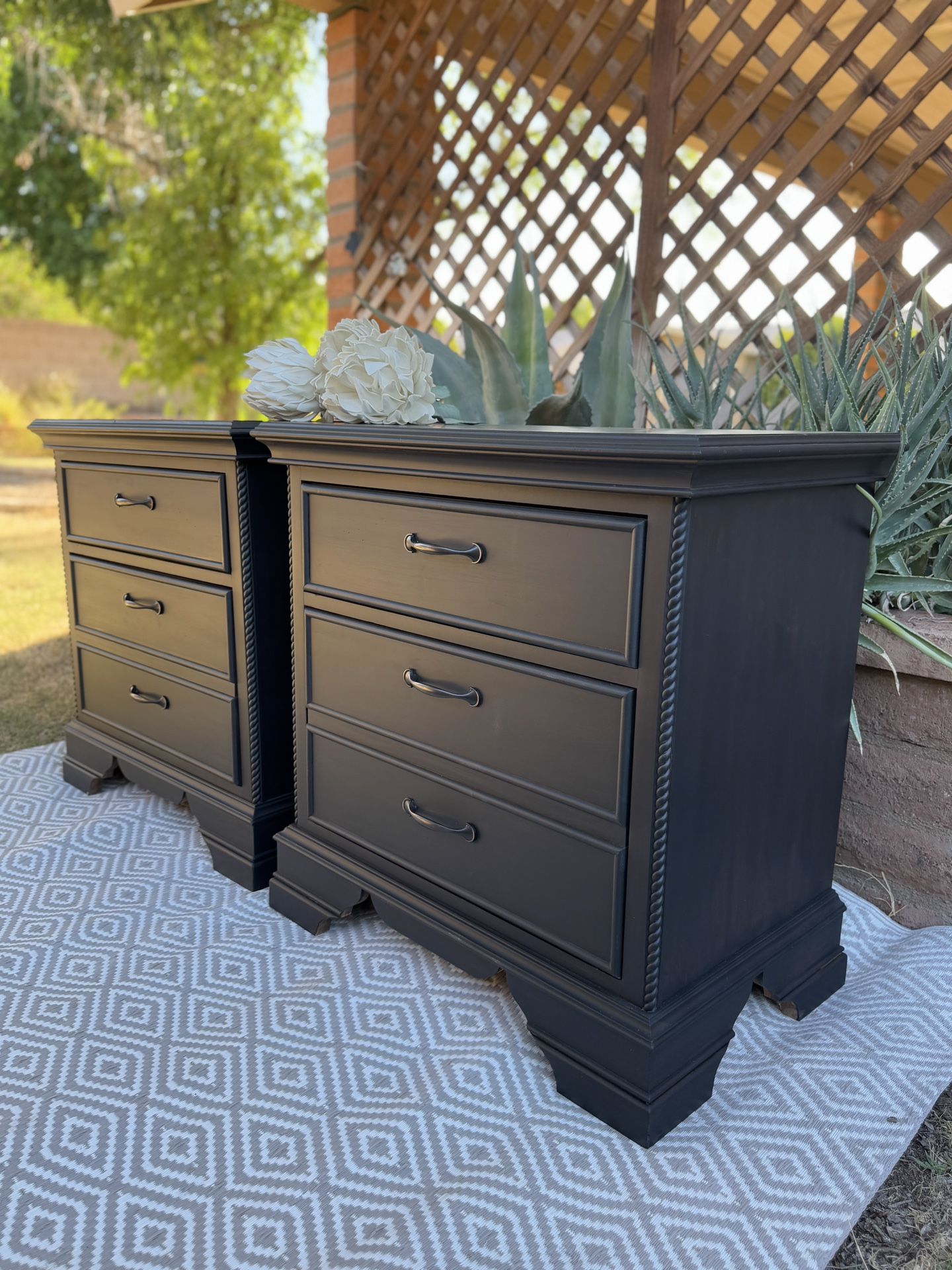 Bassett Nightstand Set (28 Inches tall)