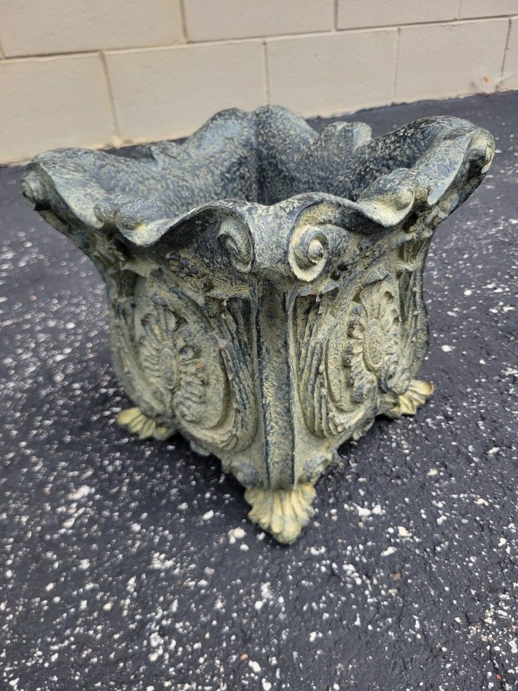 Decorative Planter Pot